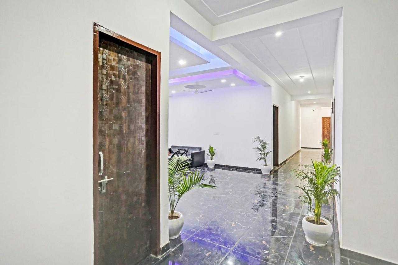 Отель Collection O The Royal Fern Farrukhnagar Экстерьер фото